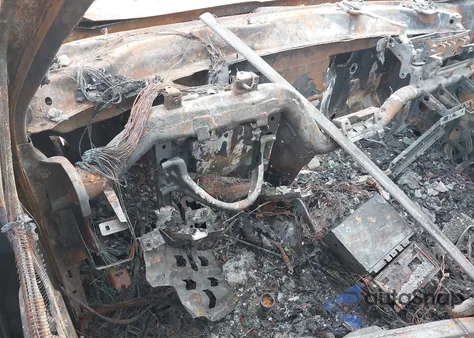 2013 GMC Yukon Xl 1500 Denali z USA, uszkodzony, nr VIN 1GKS2MEF0DR372192